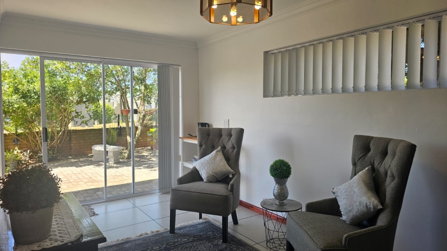 4 Bedroom Property for Sale in Stilbaai Wes Western Cape